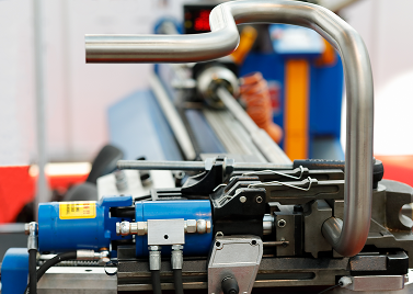 Rohrbiegen eines Luftansaugrohrs