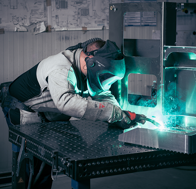 Handschweißen bei der LMS Landshuter Metall- und Schweißtechnik GmbH